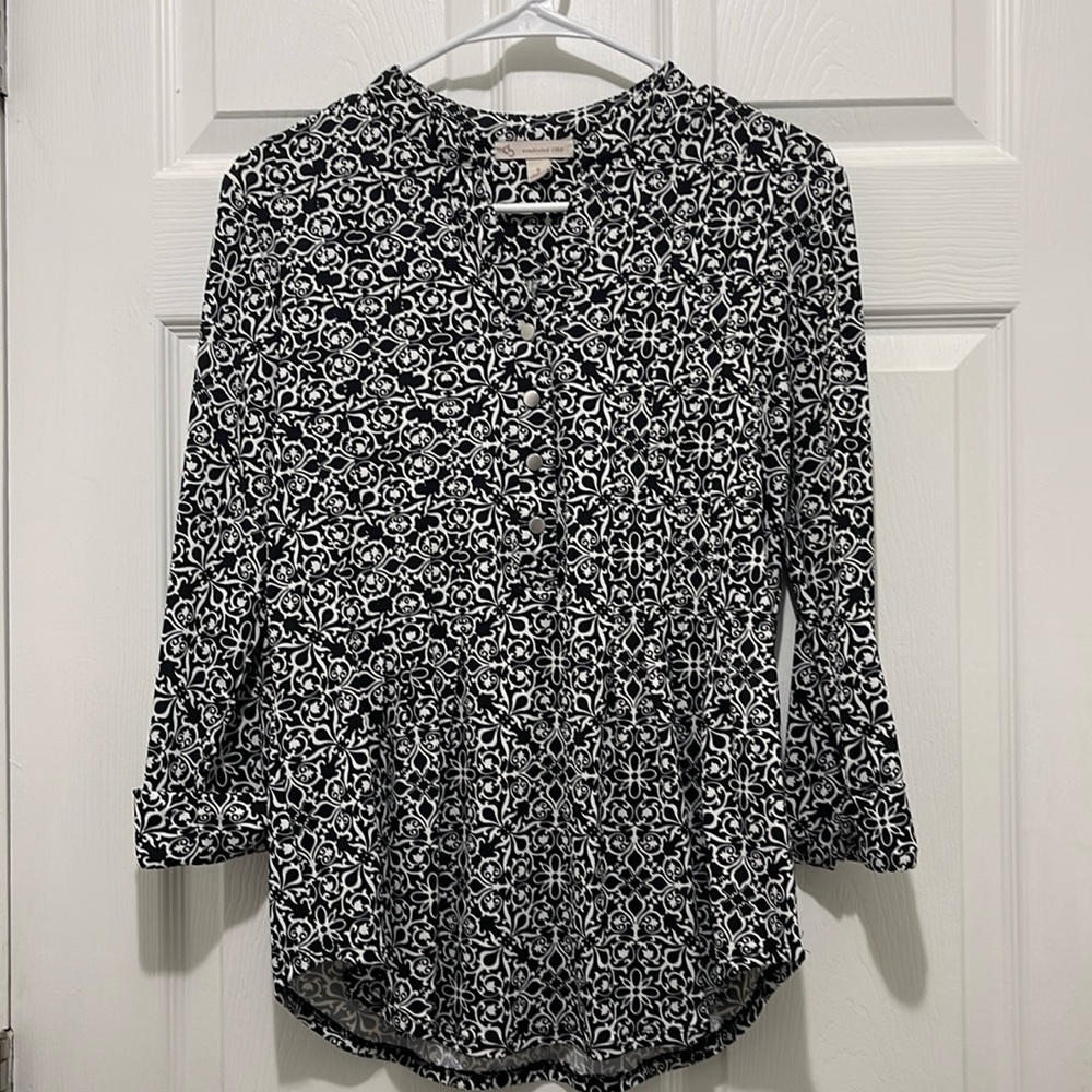 DressBarn Black & White Popover Top